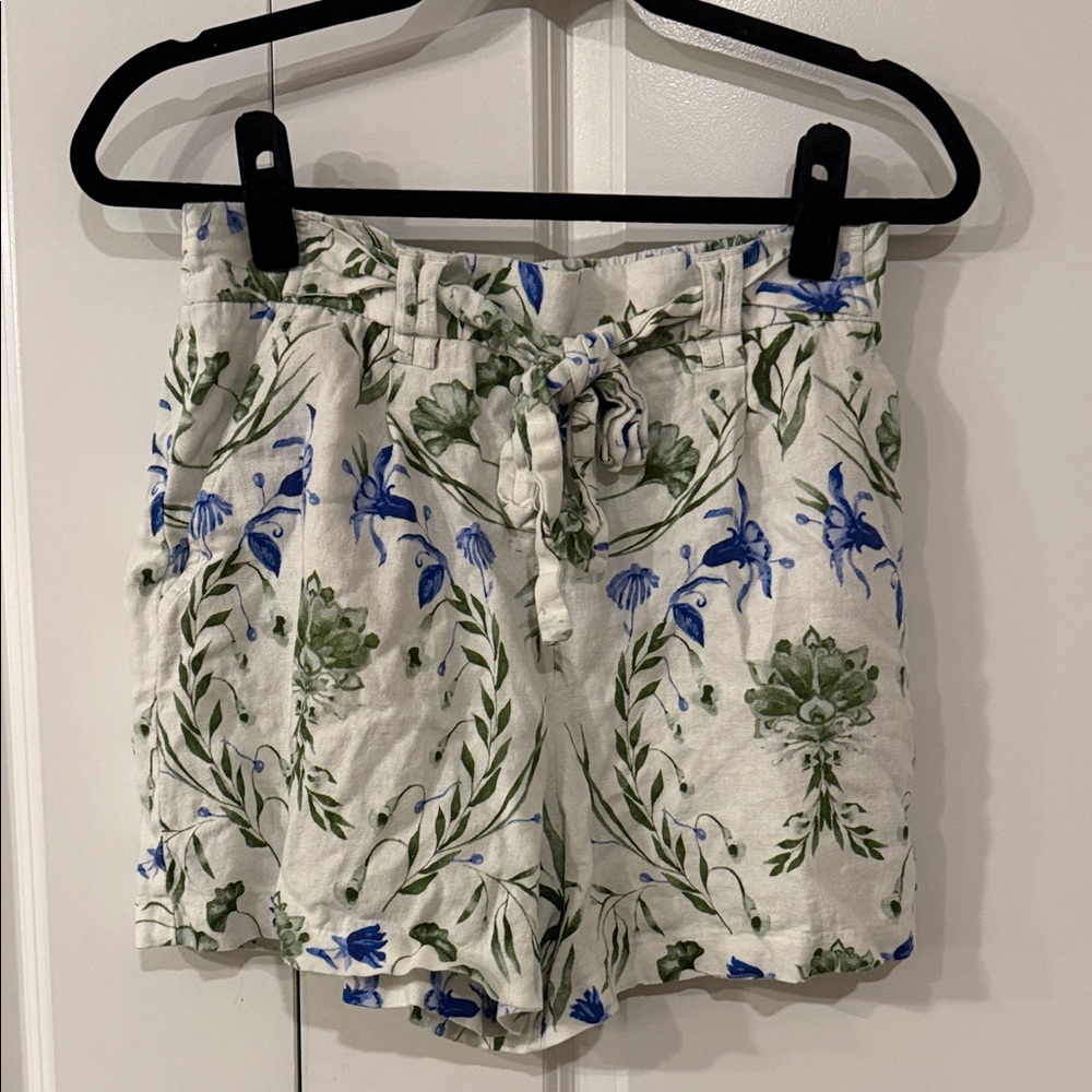 C&C California High Waist Floral Shorts - White, Green, and Blue size S